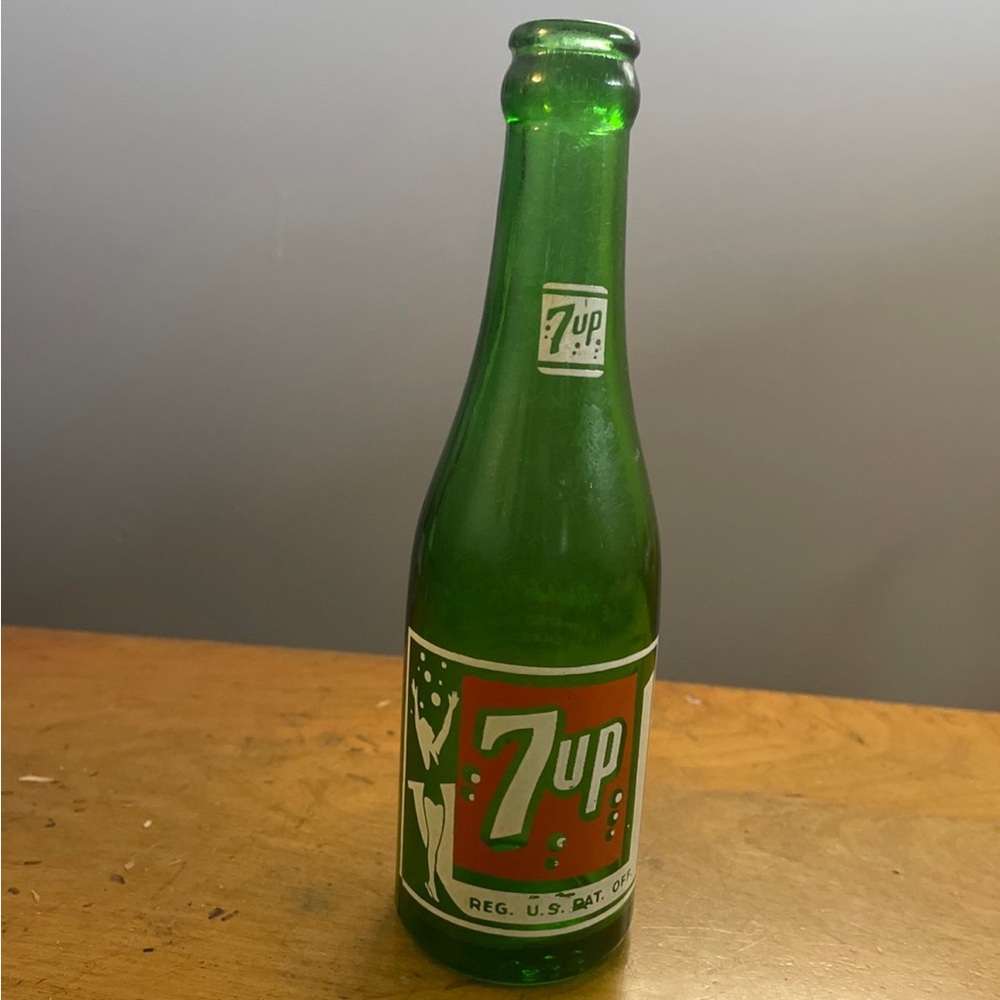 Vintage 1950s 7-Up Soda Bottle